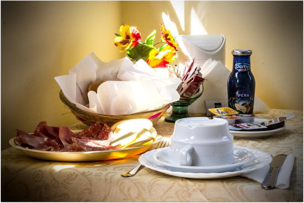 B&B Degli Amici 치암피노 외부 사진